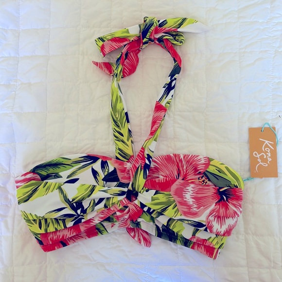 Kona Sol Tops - NWT! Kona Sol Halter crop top/ bikini top. Size Small.